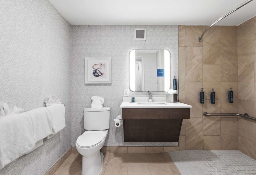 هتل Doubletree By Hilton Columbus