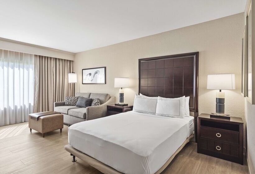 هتل Doubletree By Hilton Columbus