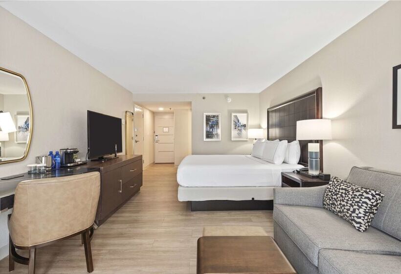 هتل Doubletree By Hilton Columbus