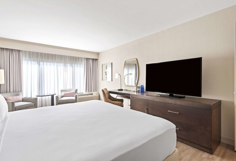 هتل Doubletree By Hilton Columbus