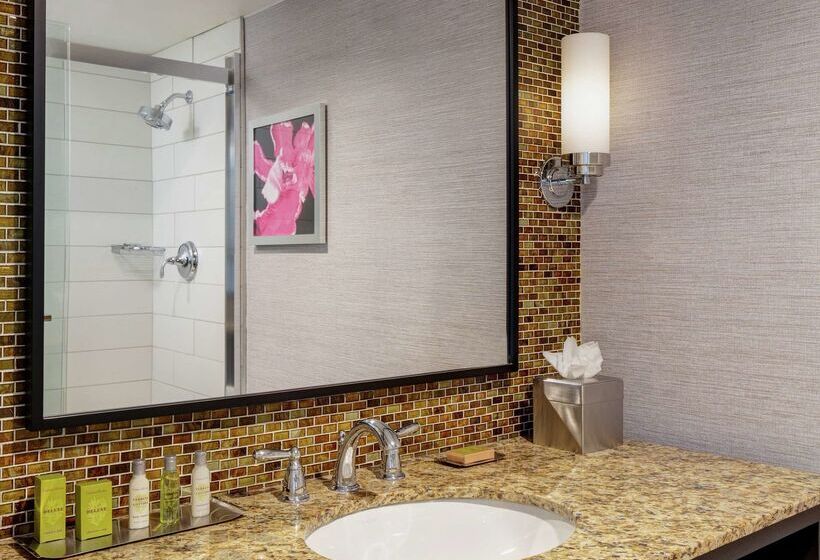 Doubletree By Hilton Fairfield Hotel & Suites