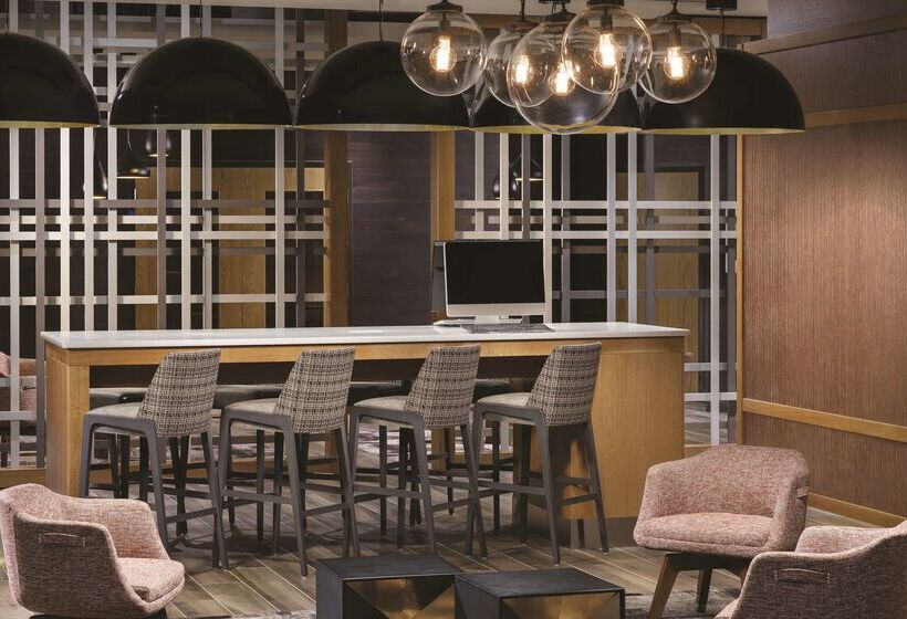 هتل Doubletree By Hilton Colorado Springs