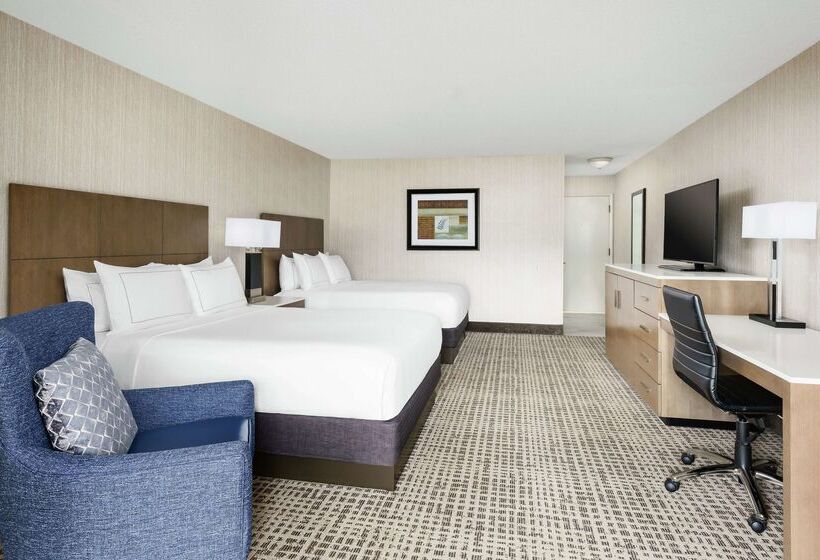 هتل Doubletree By Hilton Colorado Springs