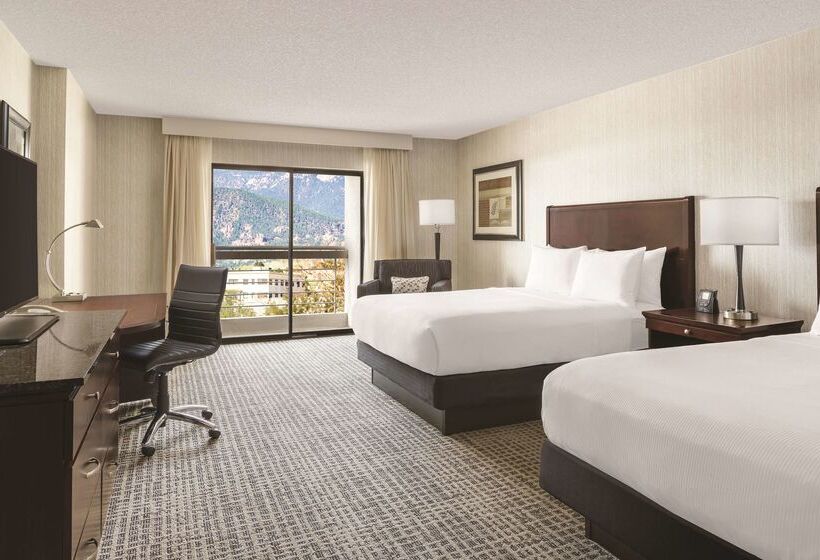 هتل Doubletree By Hilton Colorado Springs