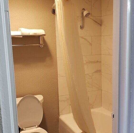 فندق Econo Lodge