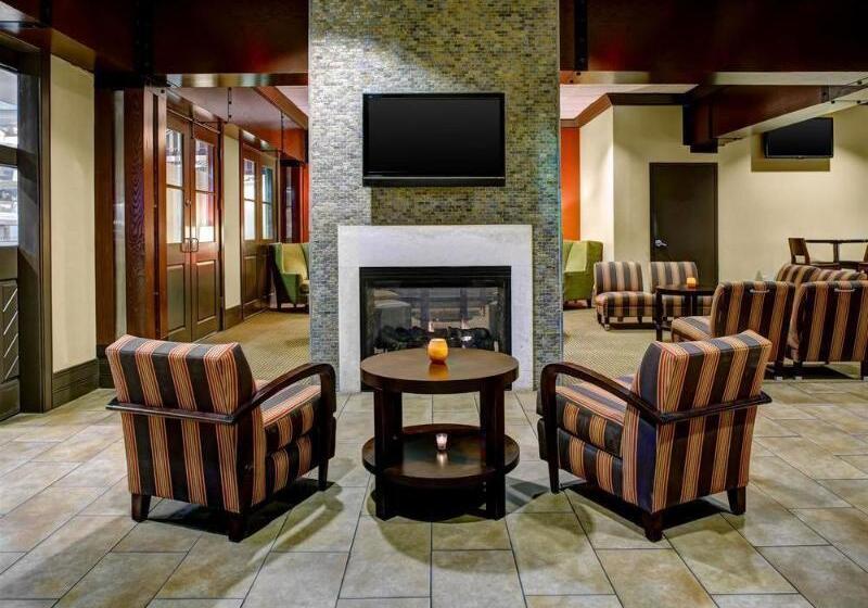 هتل Four Points Huntsville Airport