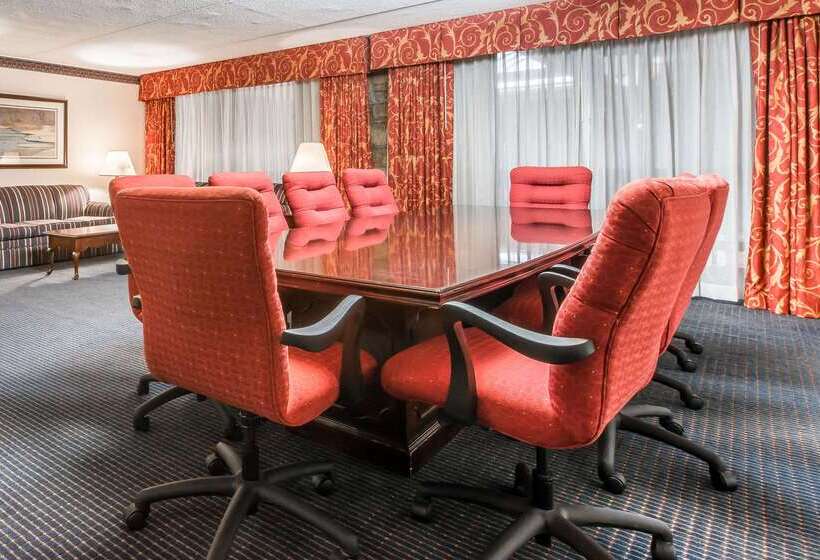ホテル Quality Inn & Conference Center