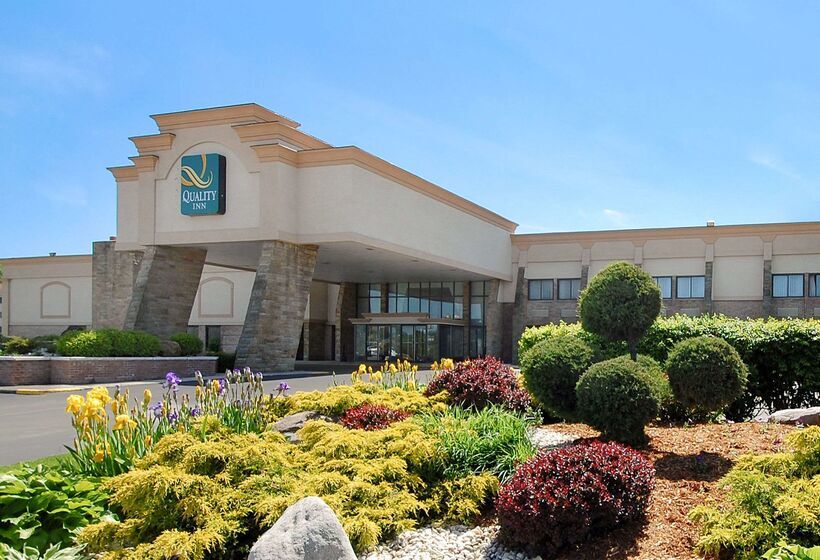 ホテル Quality Inn & Conference Center