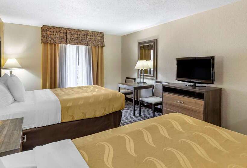 هتل Quality Inn & Suites  Greensborohigh Point