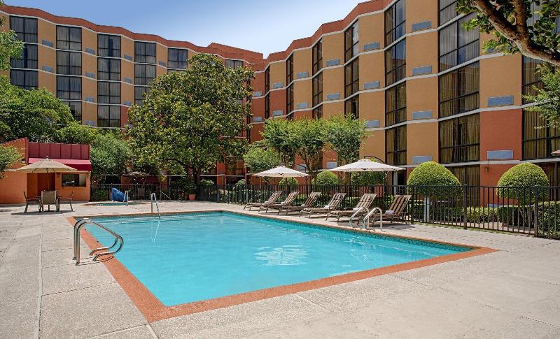هتل Radisson  Austin –university