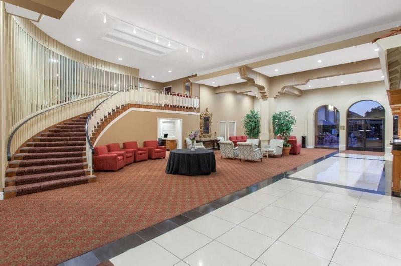 هتل Ramada By Wyndham Fresno North