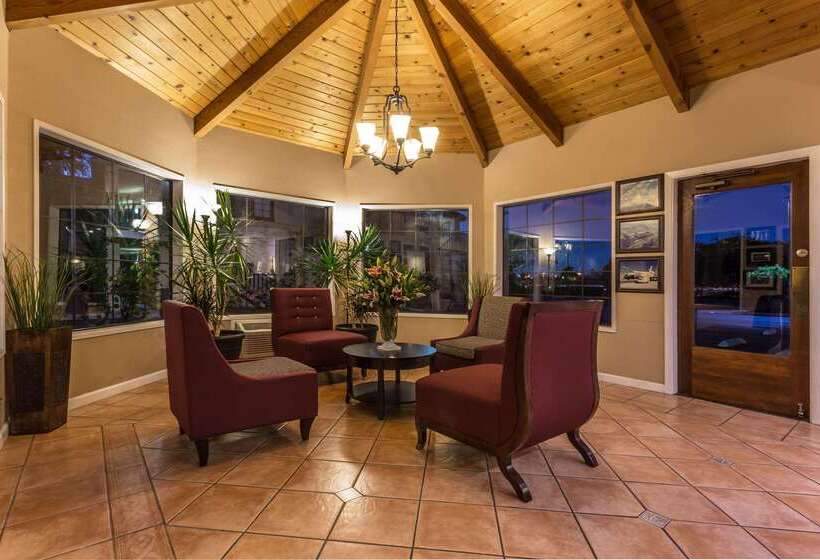 בית מלון כפרי Ramada By Wyndham Mountain View