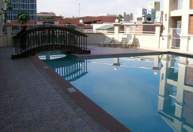 호텔 Ramada Inn Bayfront