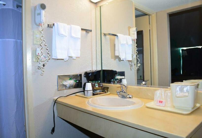 ホテル Red Carpet Inn And Suites Scranton