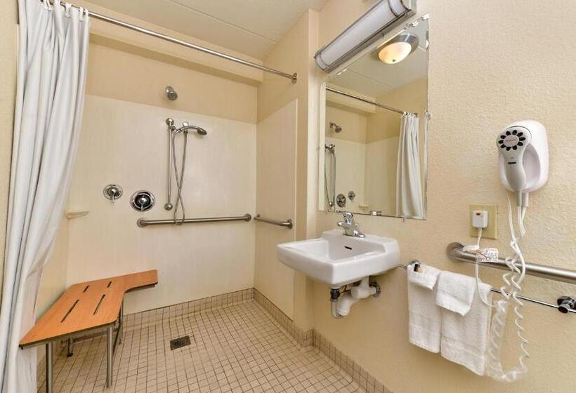 فندق Red Roof Inn Plus+ Secaucus   Meadowlands