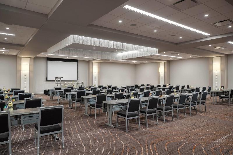 هتل Renaissance Des Moines Savery