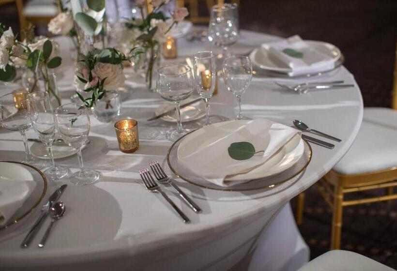 هتل Renaissance Des Moines Savery