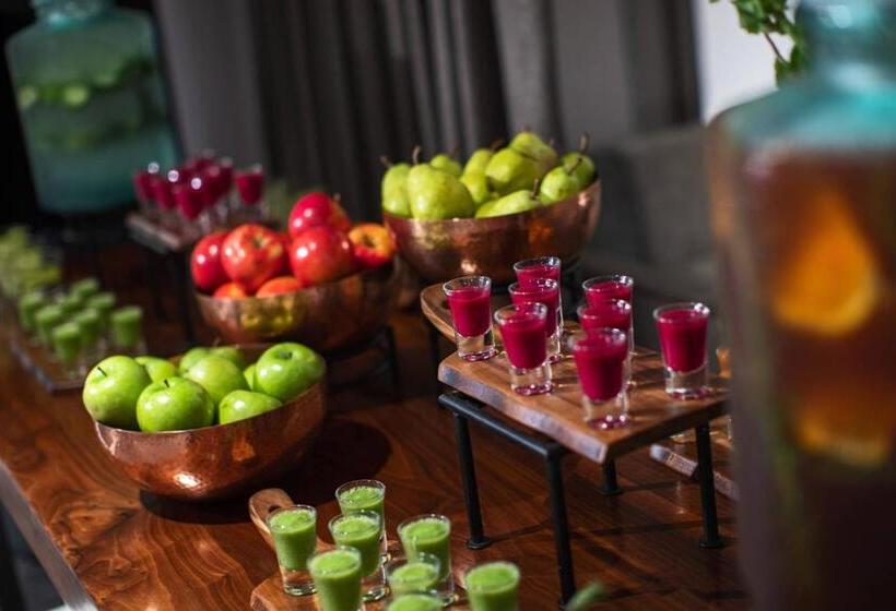 هتل Renaissance Des Moines Savery