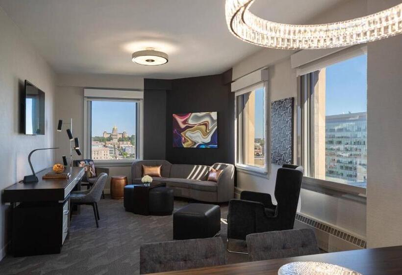 هتل Renaissance Des Moines Savery