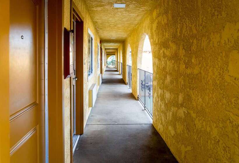 فندق Rodeway Inn & Suites Coltonriverside