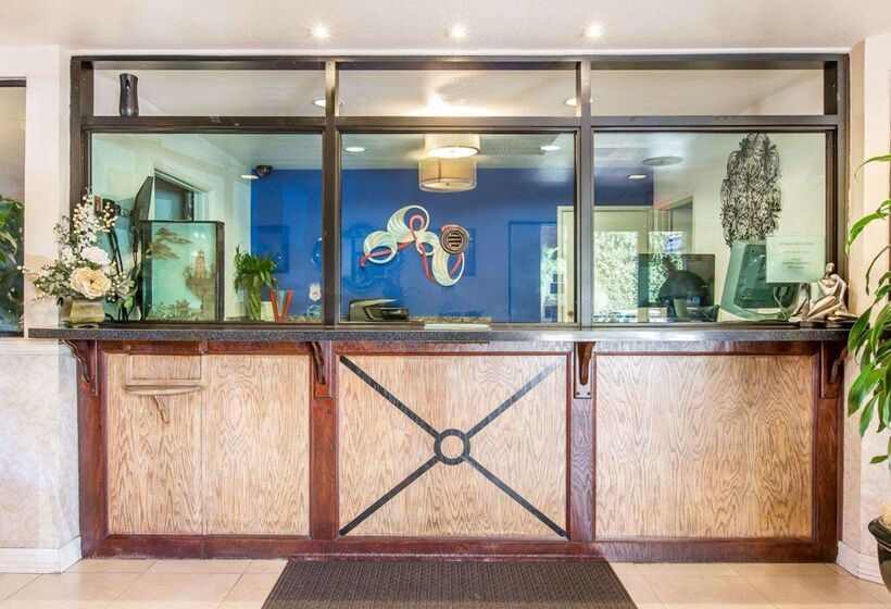 فندق Rodeway Inn & Suites Coltonriverside