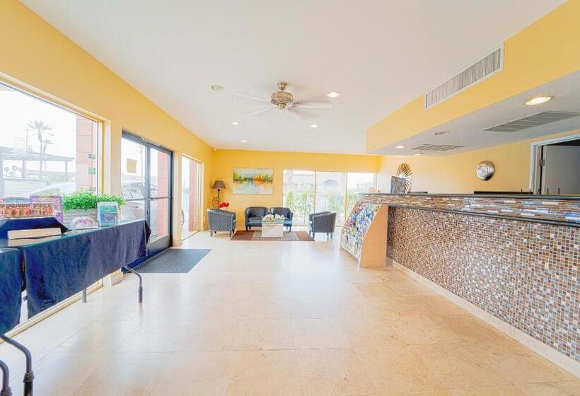 فندق Royal Plaza Inn