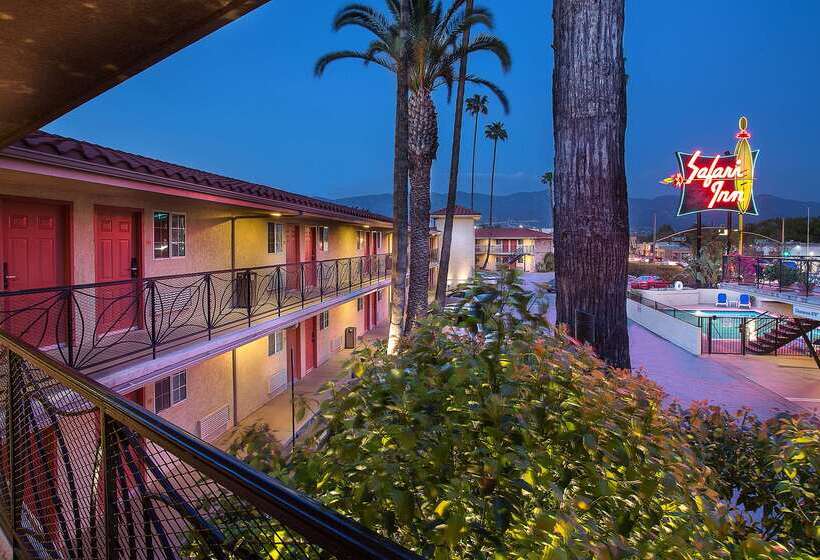 هتل Safari Inn, A Coast