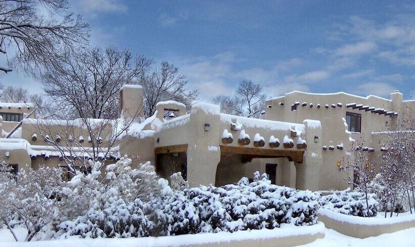 هتل Sagebrush Inn & Suites