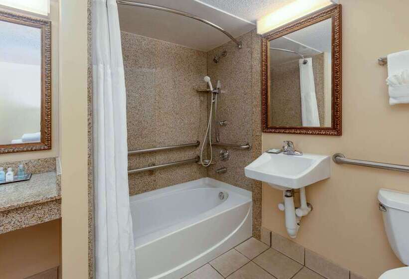 فندق Wyndham Riverfront