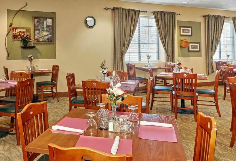 هتل Madison Plaza