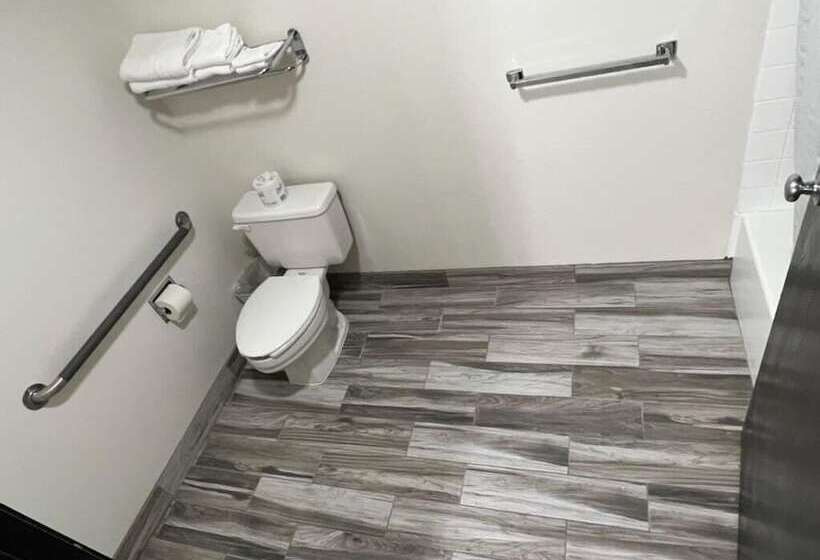 فندق على الطريق Super 8 By Wyndham Rice Lake