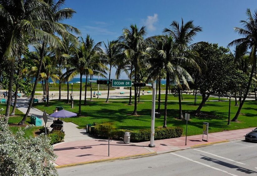 فندق Avalon