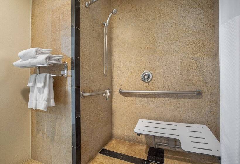 בית מלון כפרי Baymont By Wyndham Tehachapi