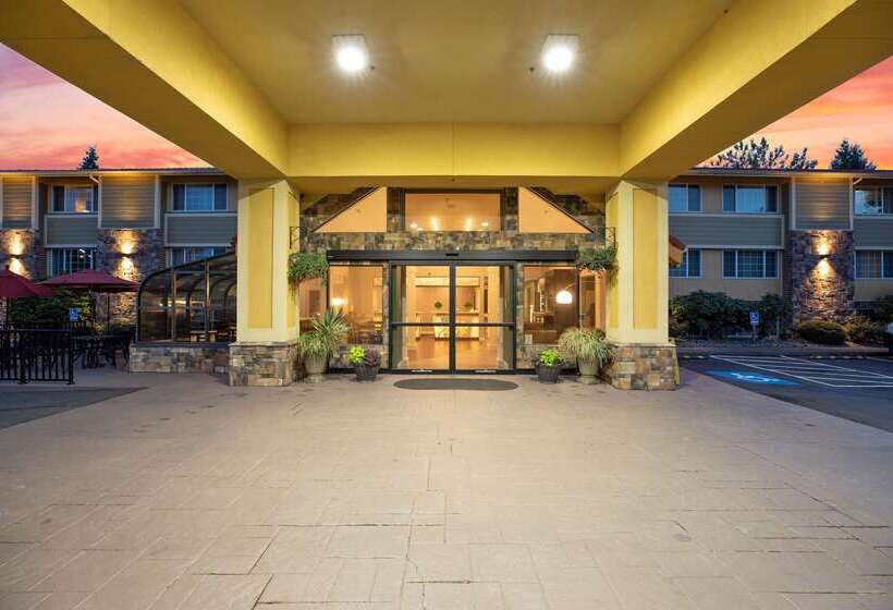 هتل Best Western Plus Parkway Inn