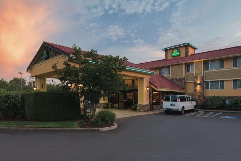 هتل Best Western Plus Parkway Inn