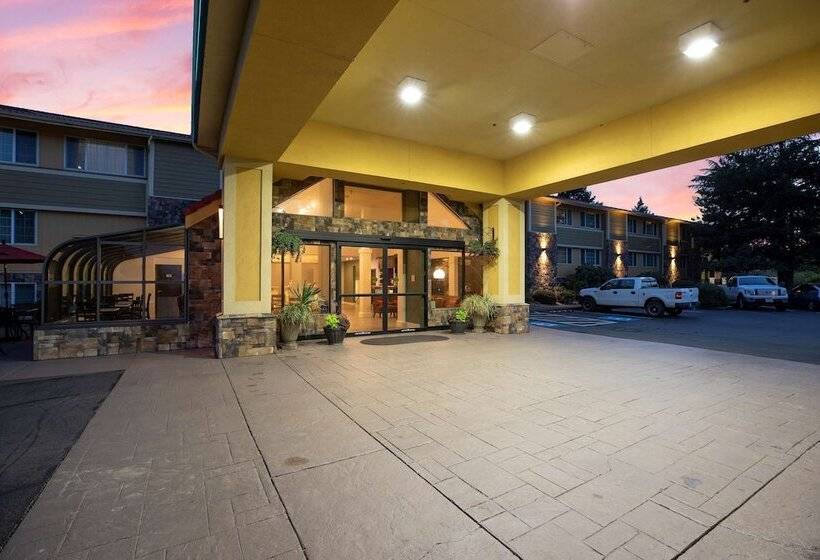هتل Best Western Plus Parkway Inn
