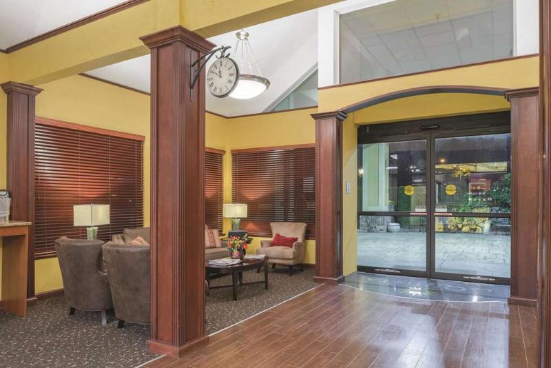 هتل Best Western Plus Parkway Inn