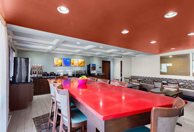 هتل Comfort Inn & Suites Springfield I55