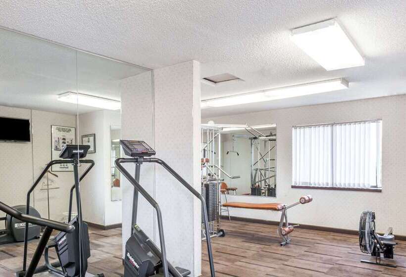 בית מלון כפרי Days Inn & Suites By Wyndham Sunnyvale