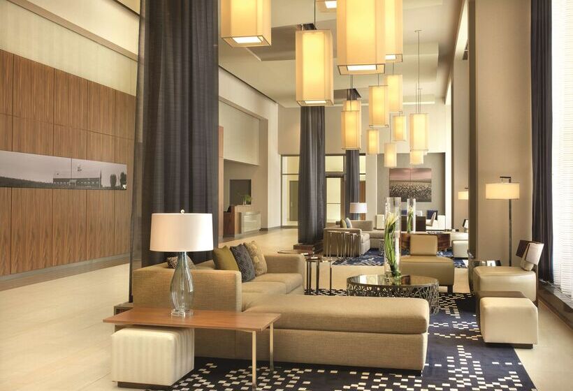 هتل Doubletree By Hilton  Cedar Rapids Convention Complex
