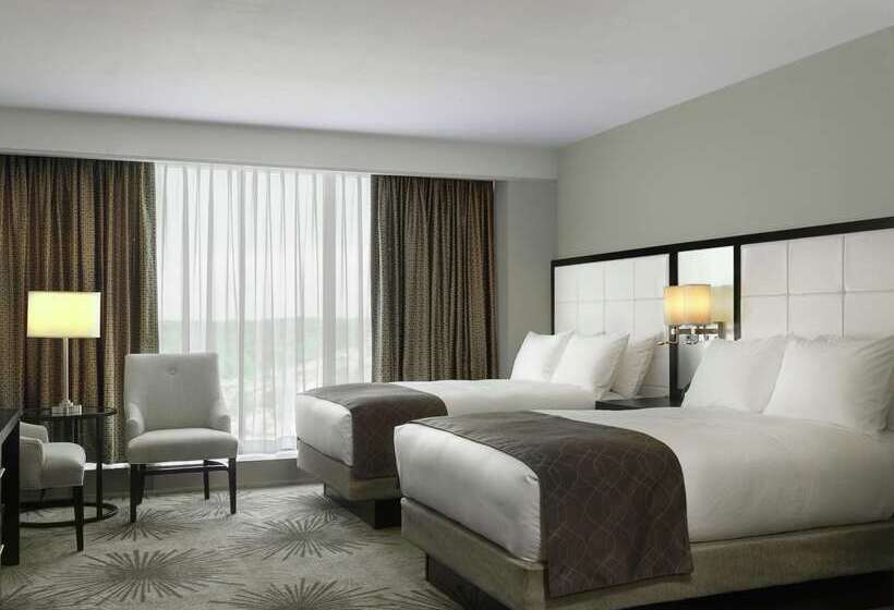 هتل Doubletree By Hilton  Cedar Rapids Convention Complex