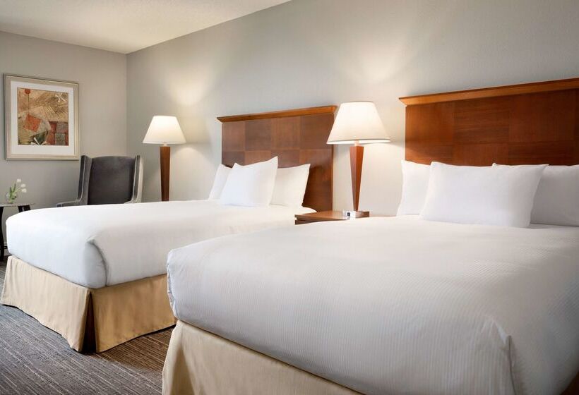 هتل Doubletree By Hilton Minneapolis Park Place