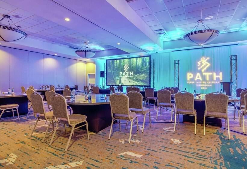 هتل Doubletree By Hilton Birmingham Perimeter Park