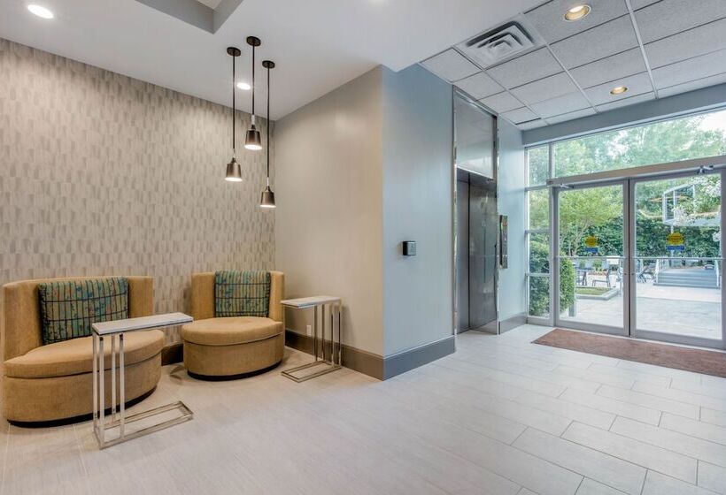 هتل Doubletree By Hilton Birmingham Perimeter Park