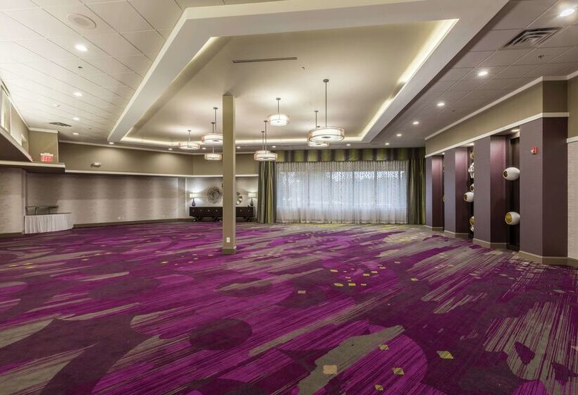 فندق Doubletree By Hilton Winston Salem University