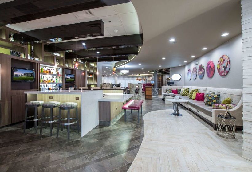 فندق Doubletree By Hilton Winston Salem University