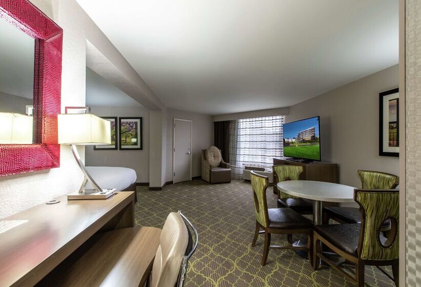 فندق Doubletree By Hilton Winston Salem University