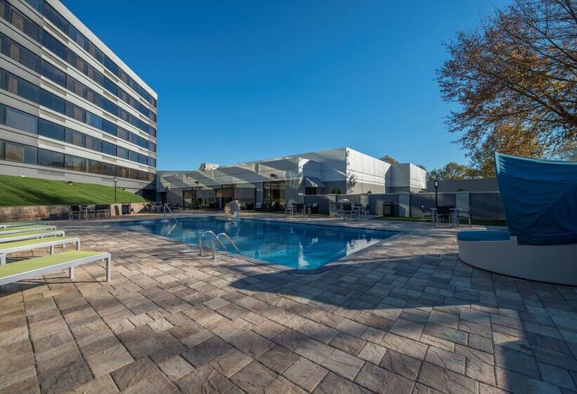فندق Doubletree By Hilton Winston Salem University