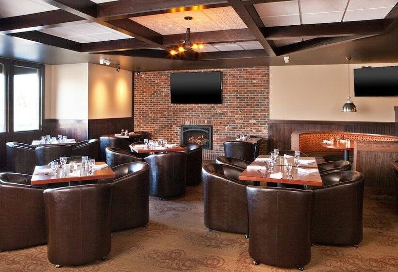 Отель Four Points By Sheraton Saginaw