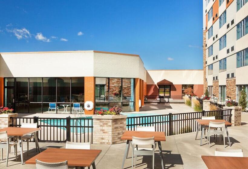 Отель Four Points By Sheraton Saginaw